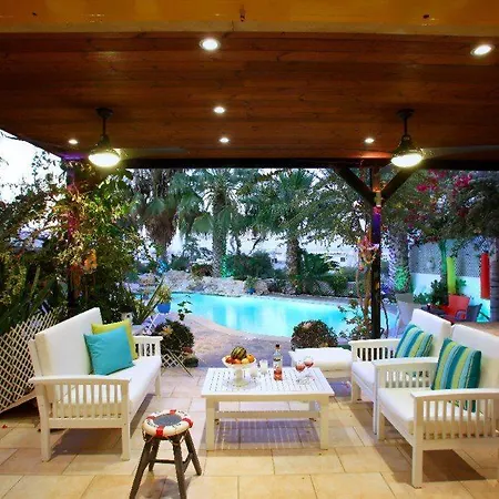 “villa With Large Pool And Majestic Sea Views” 93